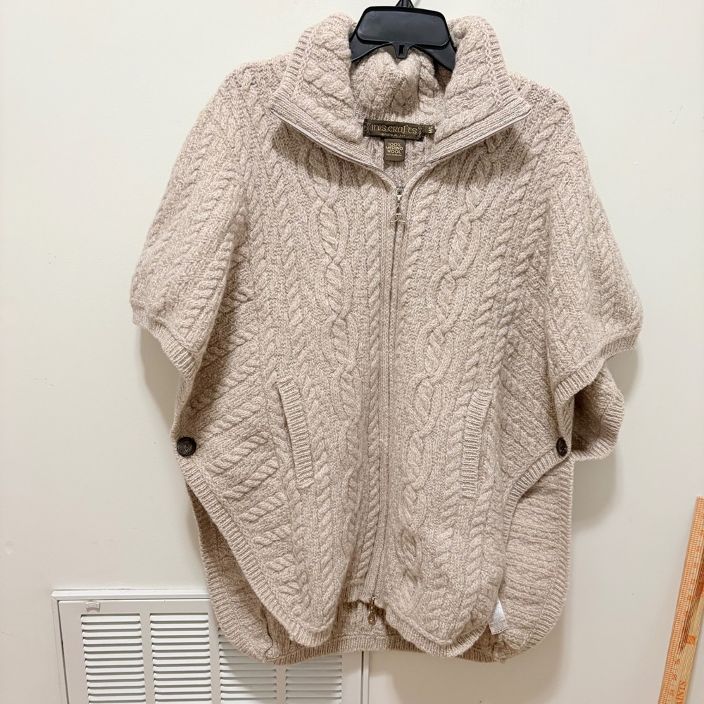 Inis Crafts Merino Wool Cable Knit Poncho Women Beige size M/L Full Zip Ireland